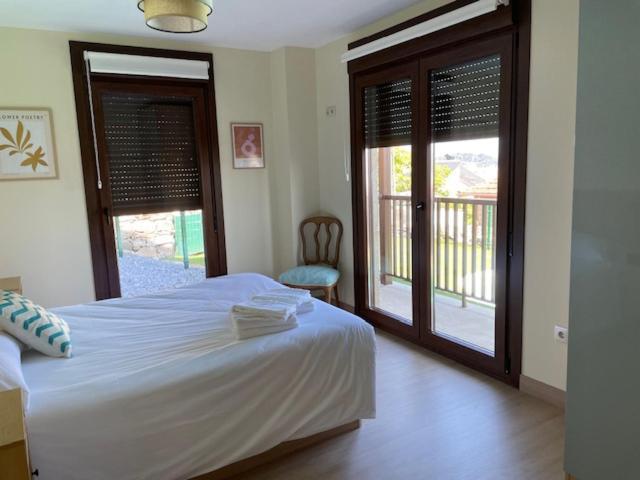 Casita Independiente Y Tres Apartamentos Con Piscina Ladeira Playa Baiona Bagian luar foto